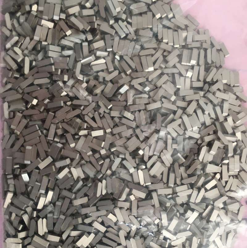小磁石充磁前要用自由人阵列机排列